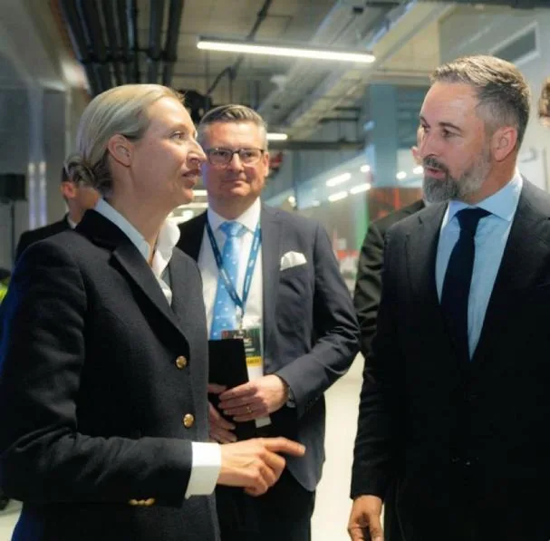 One of the few photos where Alice Weidel and Santiago Abascal appear together