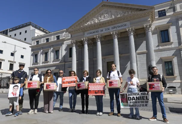 Several families went last May to the doors of the Congress to deliver the thousands of signatures requesting the review of the juvenile law