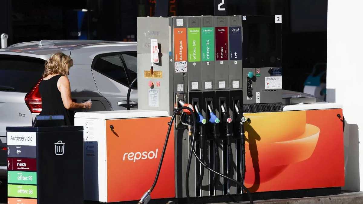 The price of gasoline hits another annual high and has already risen 30% since June, to 1.86 euros per liter