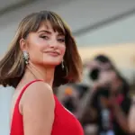 Penélope Cruz "freaks out" over her 16 minutes of applause in Venice