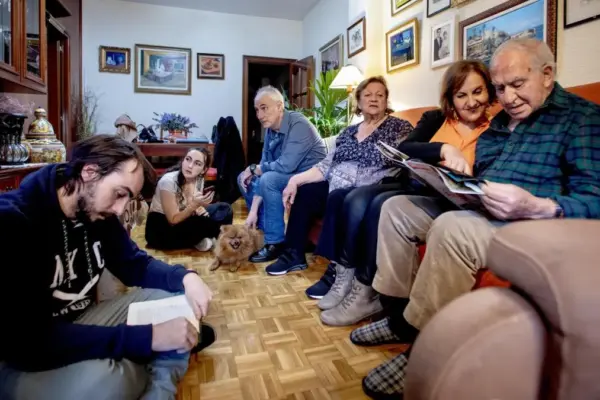 The age at which Spaniards leave their parents' home rises again, to 30.2 years