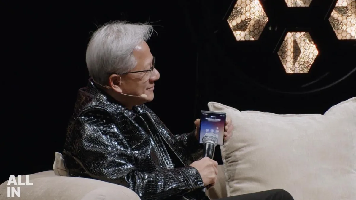 Donald Trump calls Jensen Huang (Nvidia) live: “The danger of AI is a hoax”