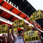 Valencia supporters invite to empty Mestalla until the 19th minute in the match against Barça