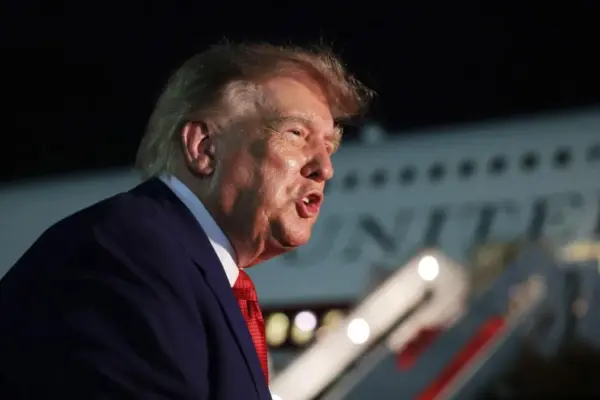 Trump bans CNN, MSNOW, and Politico from White House access for spreading "fake news"