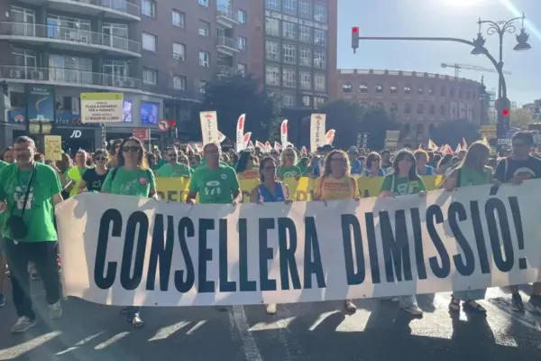 The Valencian educational community takes to the streets again three days after the start of the school year