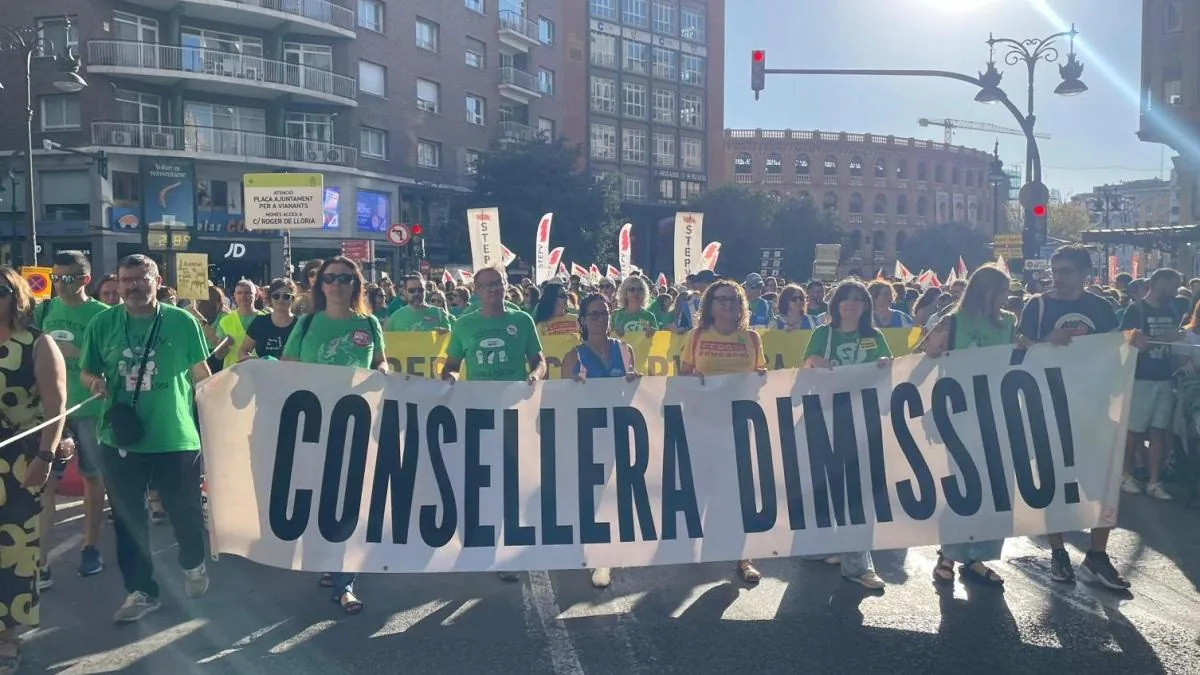 The Valencian educational community takes to the streets again three days after the start of the school year