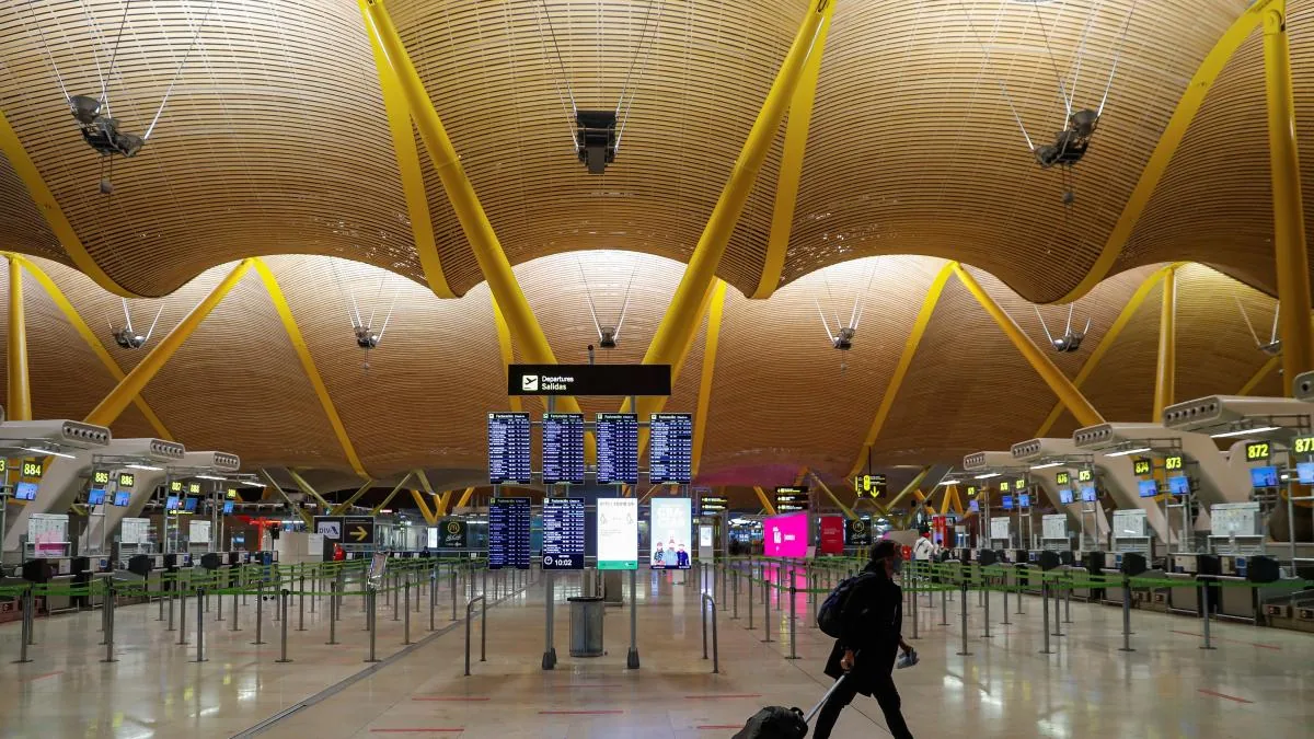 Pregnant woman arrested in Barajas with 69 cocaine pellets hidden in her body